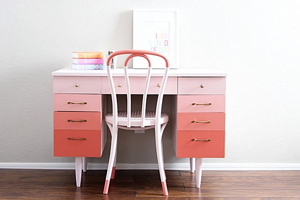 wonderful-pink-ombre-desk